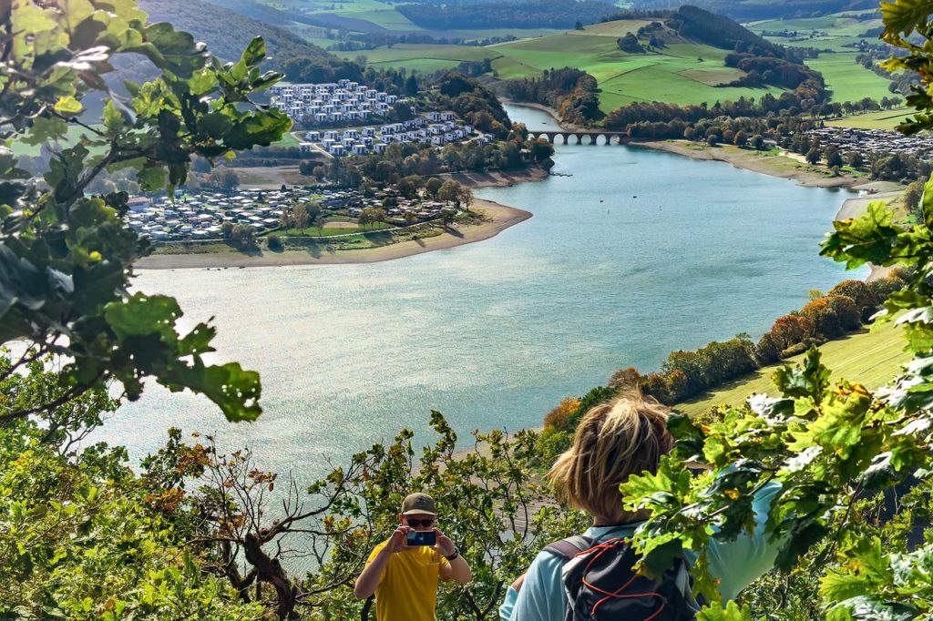 Weitblick in Tal vom Diemelsee